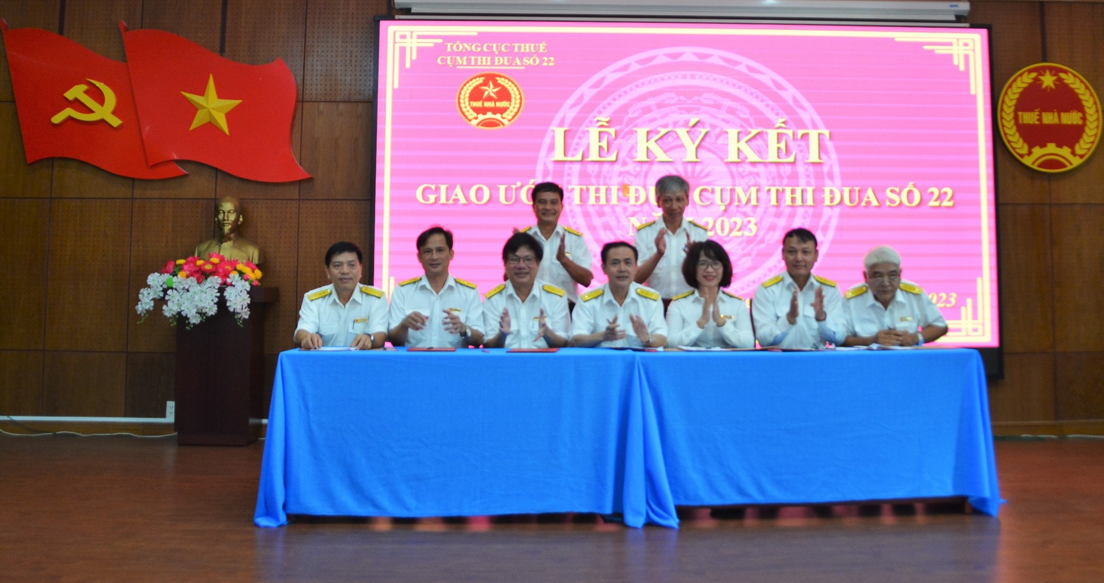 11-8 ký kết 1